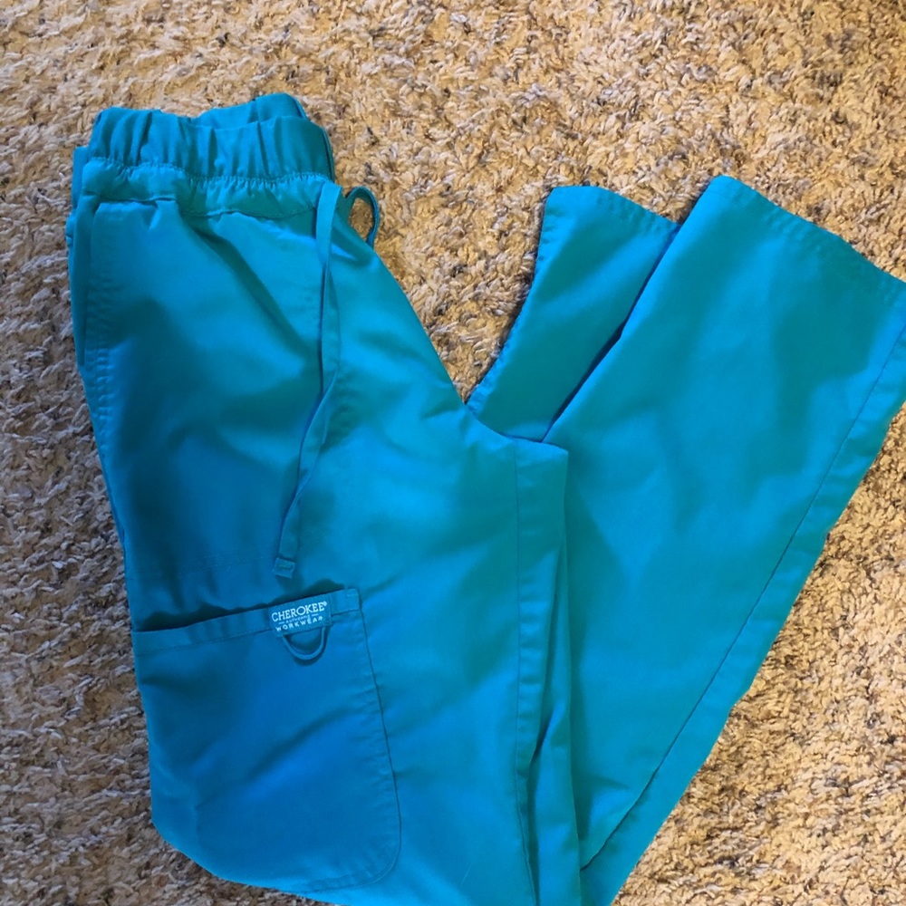 Cherokee mid rise tapered leg scrubs
